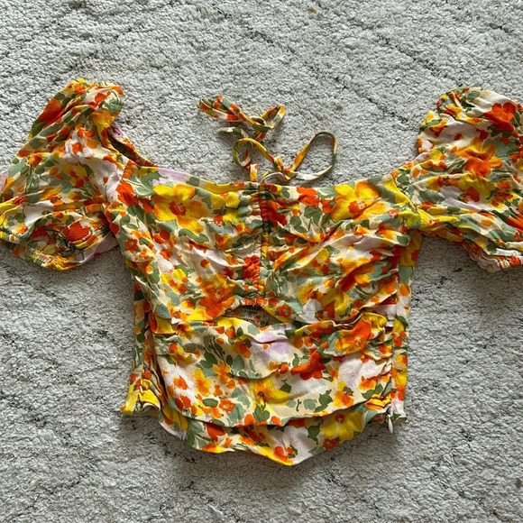 ASTR the Label Floral Puff Sleeve Halter Top in  Orange Lilac Floral size small - Picture 2 of 8